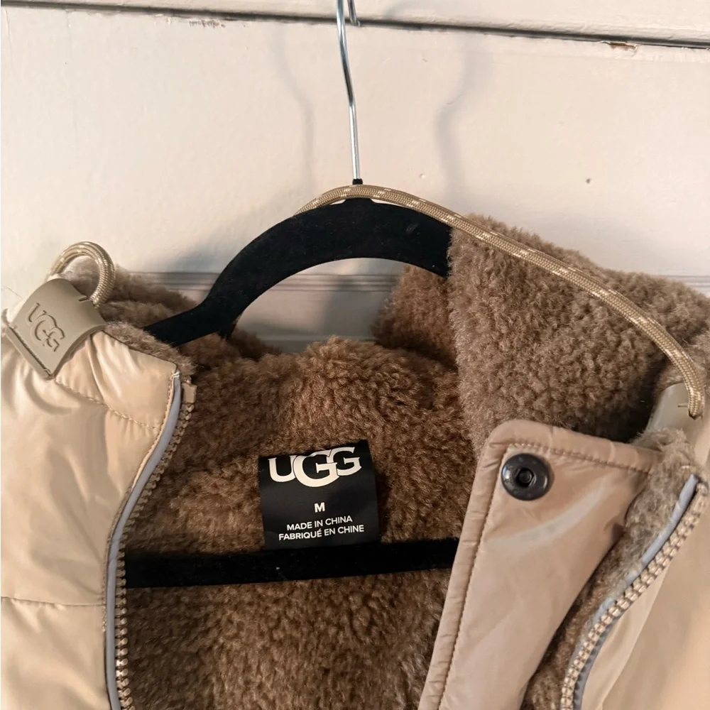 UGG Shasta 700-Fill Down Puffer Jacket Reversible Hooded - Picture 15 of 16